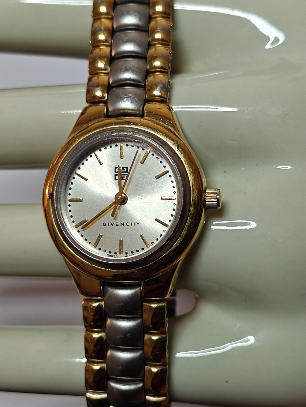 Vintage Authentic Givenchy Ladies Watch Cleaned New Battery - Picture 7 of 16